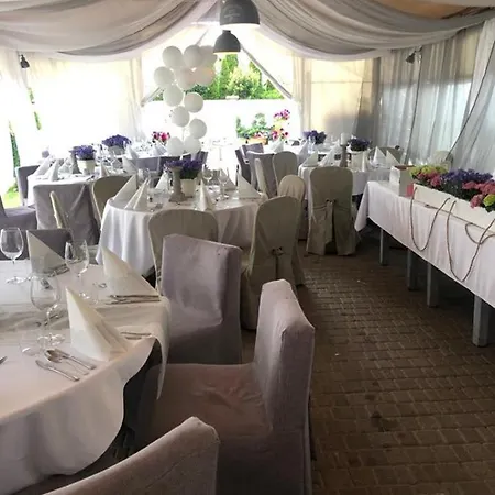 Stara Wozownia W Lusowie 4* Lusowo