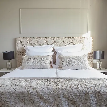 Stara Wozownia W Lusowie Bed & Breakfast