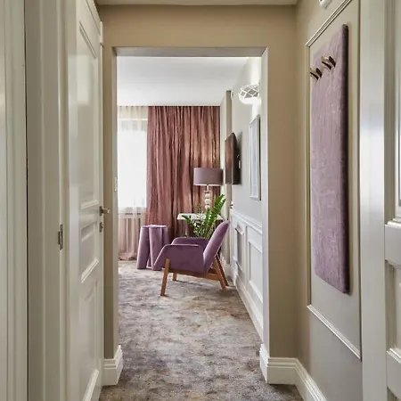 Stara Wozownia W Lusowie Bed & Breakfast