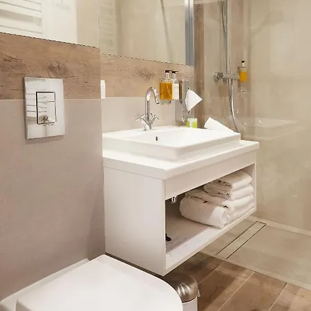 Stara Wozownia W Lusowie Bed & Breakfast