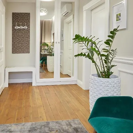 Stara Wozownia W Lusowie Bed & Breakfast