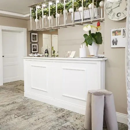 Stara Wozownia W Lusowie Bed & Breakfast