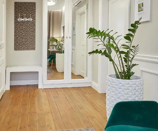 Stara Wozownia W Lusowie Frühstückspension