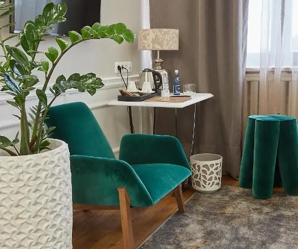 Stara Wozownia W Lusowie 住宿加早餐酒店